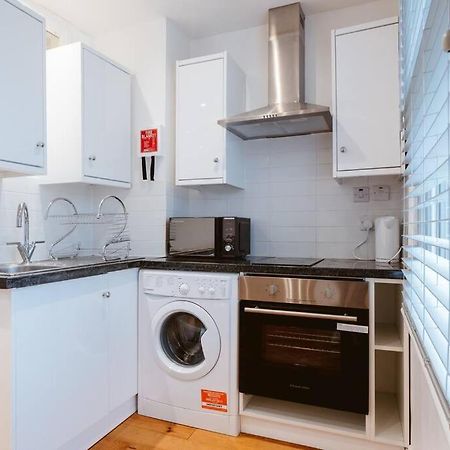 Your Lovely Studio Flat- West3 Лондон Екстериор снимка